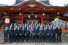 1/18は生田神社にて玉ぐしを奉納